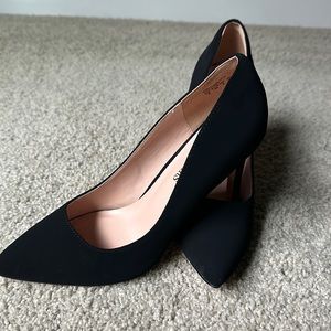 Dream Pairs size 8 Black Christian-New